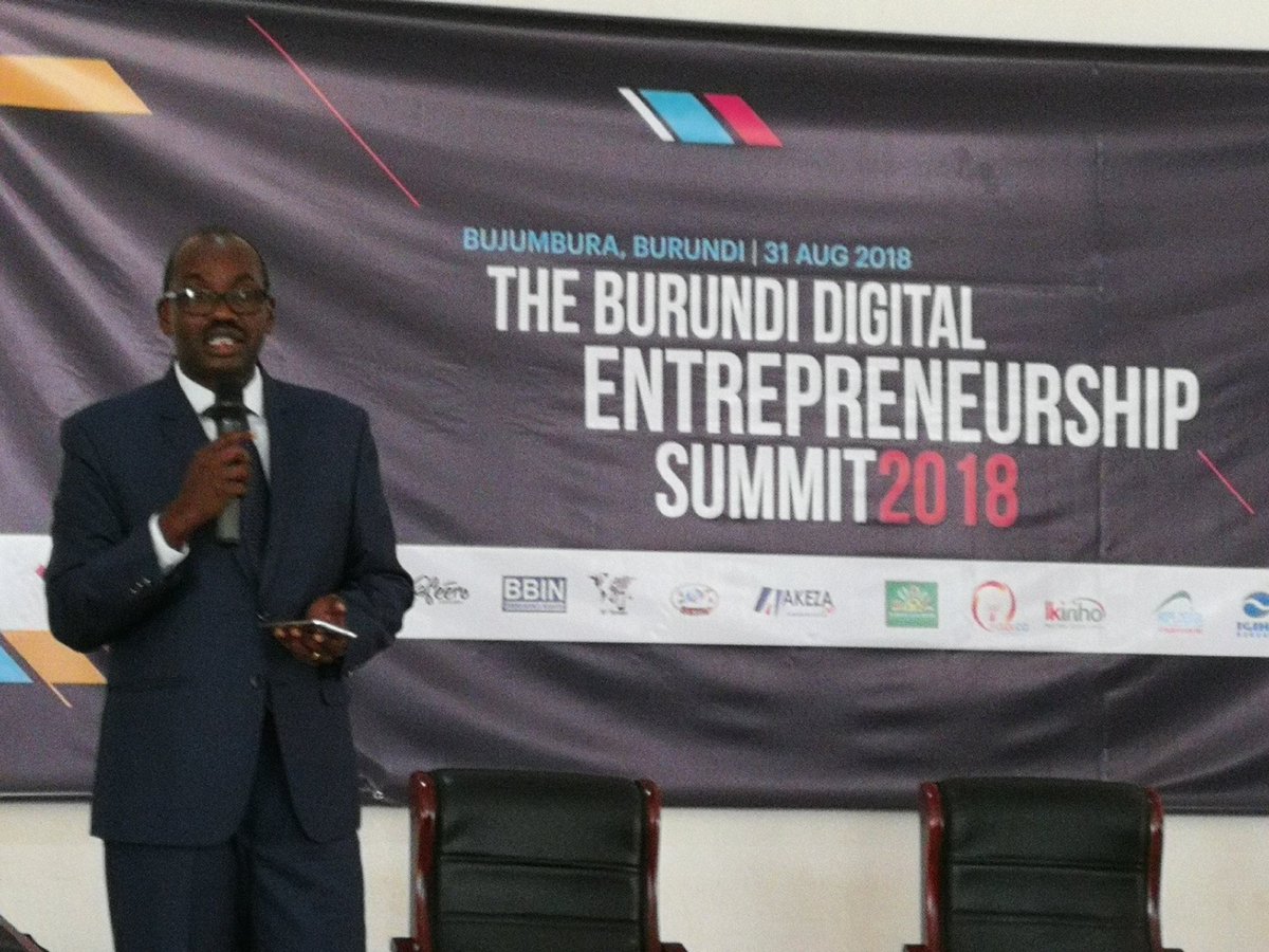 Doukhopelnikoff's tweet photo. Ambassador @willynyamitwe inspiring the youth on the use of internet @ The Burundi Digital Entrepreneurship Summit 2018 #BDES2018 #Burundi #BurundiGo https://t.co/pJ6MHWnFex