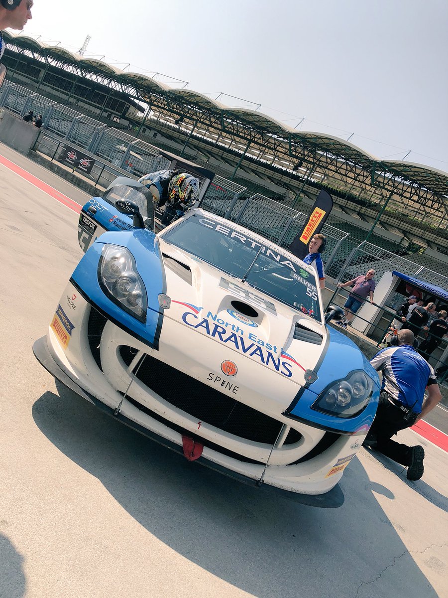 <a href="/StuMiddleton75/">Stuart Middleton</a> hands the <a href="/GinettaCars/">Ginetta</a> over to @Will_Tregurtha for the remainder of FP1 <a href="/gt4series/">GT4 European Series</a>