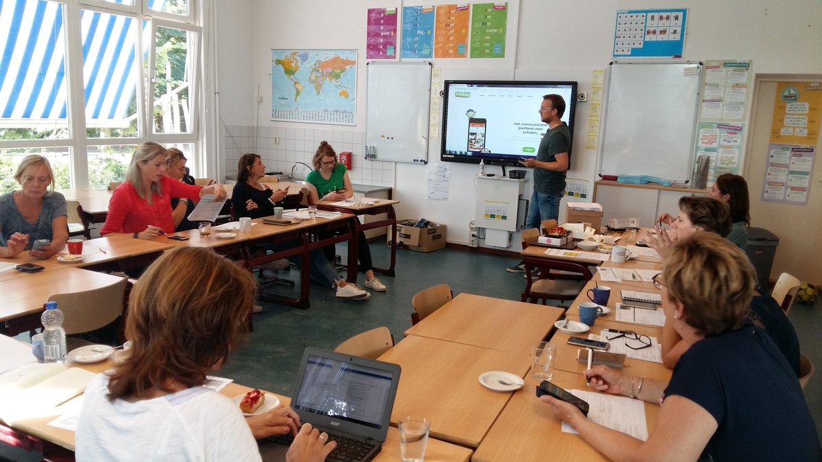 Instructie aan collega's over klasbord. Met klasbord kunnen we foto's delen met ouders.
Maandag 3 september komt daar meer info over. Iedereen tot maandag!