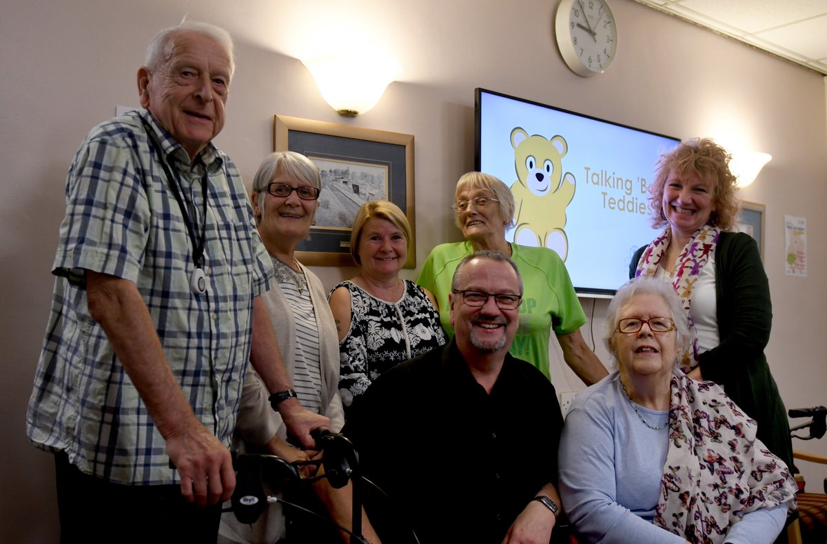 suzannezeedyk's tweet photo. The lounge at @BieldScotland in Dundee was packed last night with friends &amp; family turning out to see the film stars in our @DundeeTeddies Exhibition.  Talk about tears &amp; laughter &amp; learning about your neighbour!  Thank you @CarnegieUKTrust for making this possible w/ yr funding. https://t.co/EOyDDA1QL4