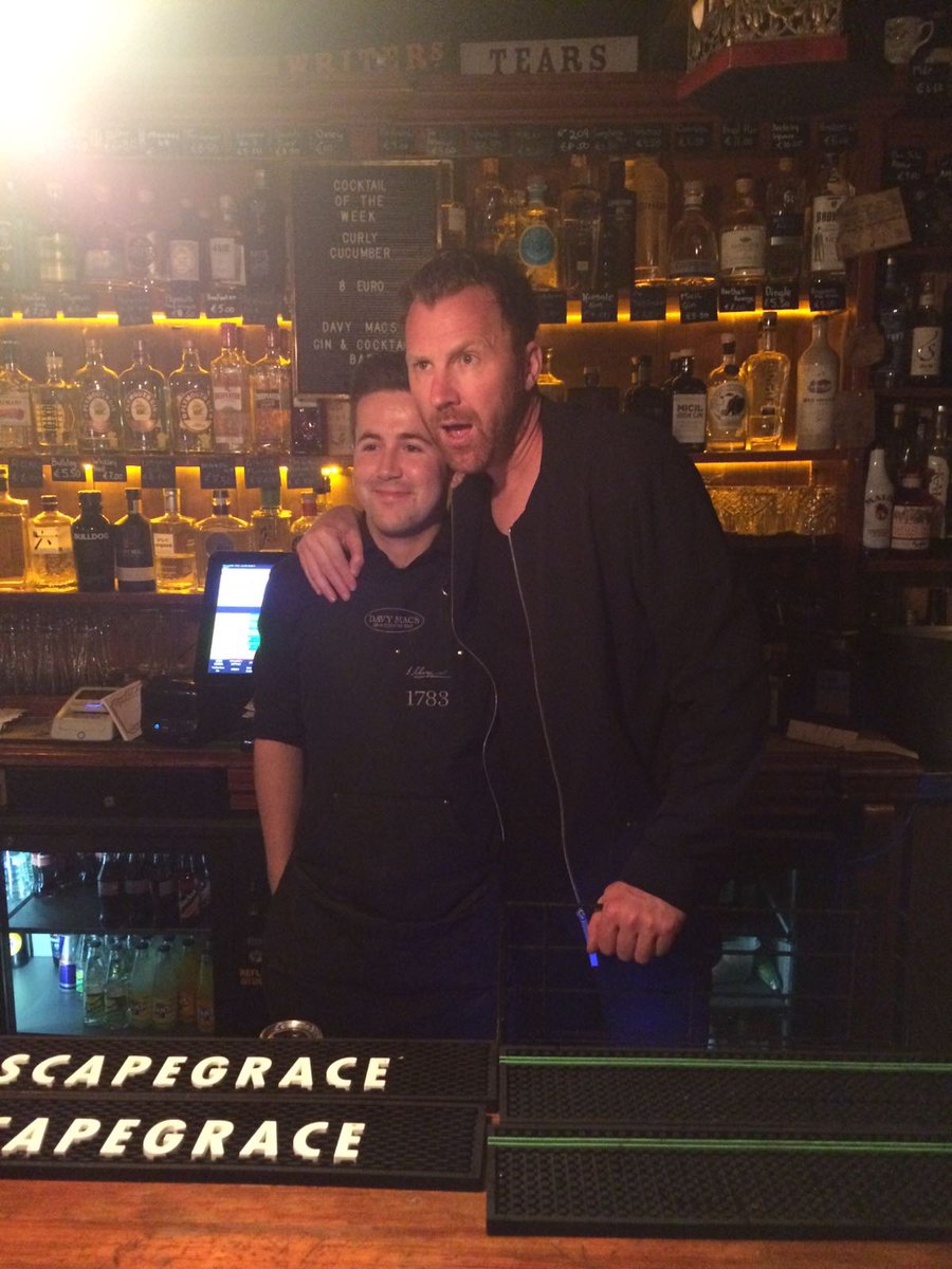 Jason Byrne having the Craic....&amp; of course a G&amp;T <a href="/davymacs1/">Davy Mac's Waterford</a> 😁