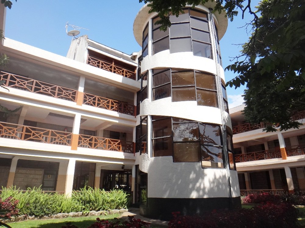Sarmshotel's tweet photo. We've got SKYSCRAPERS here too ..........MT KENYA is actually within sight https://t.co/4q51tMZ7lM