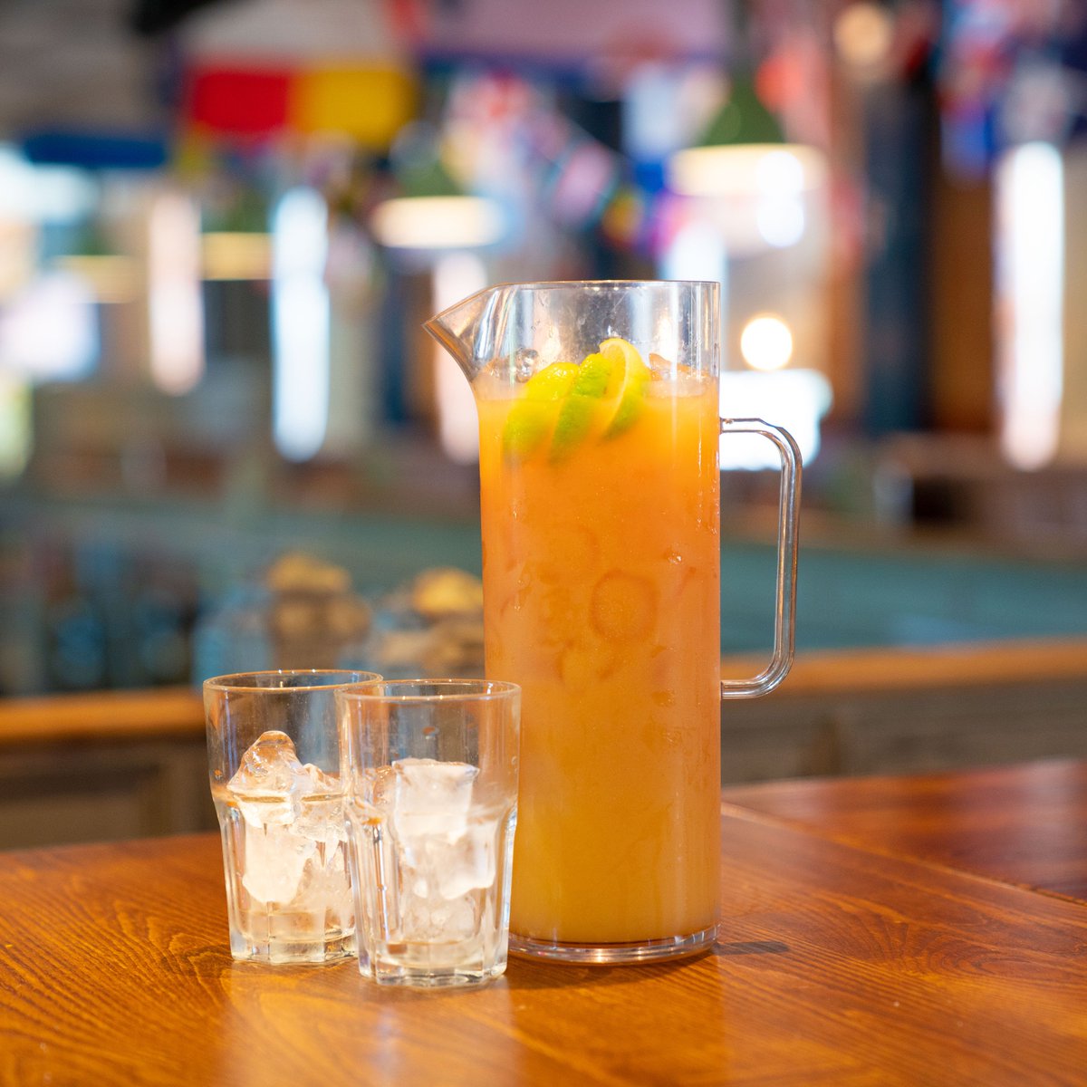 YatesBars's tweet photo. We'll be finishing off the Summer with a delicious Sex on the Beach pitcher this weekend 😍 https://t.co/AIWxUxIeZn