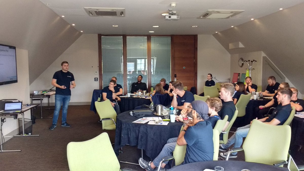 fox_damon's tweet image. @AlexHillman123 showing us another dimension to the role of a Health Mentor &amp;amp; how he had impacted on Children in Care in Birmingham #MentorMeet #ANewDimension #education