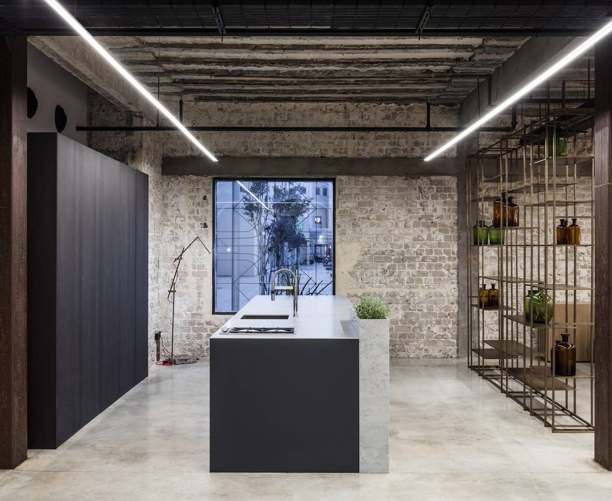 SieMatic_Chi's tweet photo. @siematic_uk Warehouse living π€π€π€ #siematic #luxurydesign #luxurykitchen #loftliving #urbanlifestyles #warehouseliving #warehousekitchen #industrialkitchen #germanengineering #timelesselegance https://t.co/BLaurnaEQp