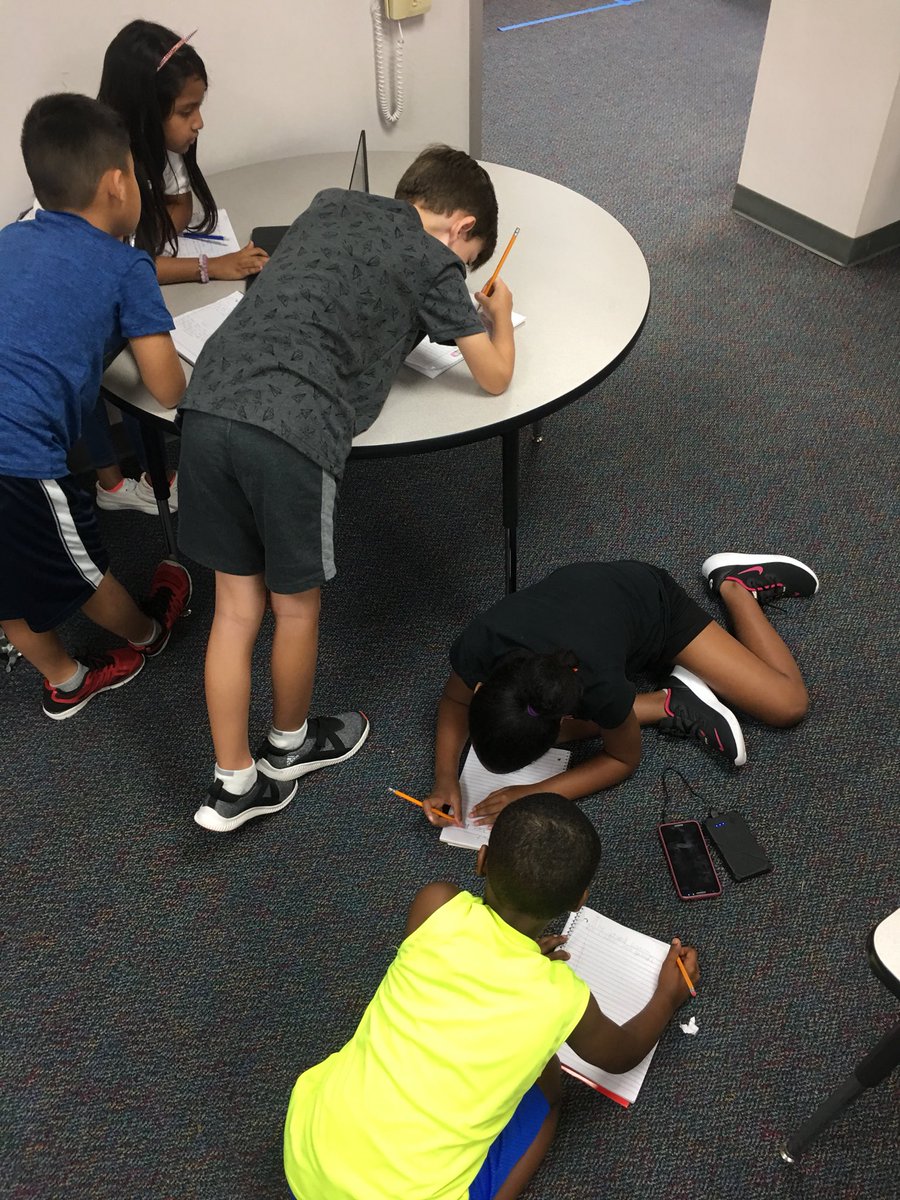 MrsBerry15's tweet photo. Genius Hour Rocks! Students have been learning about the Grand Canyon all week. Today they have the opportunity to sum up all of their learning and create their own presentation. Can’t wait to see the outcome! #AndreinAction https://t.co/clihrVVfom