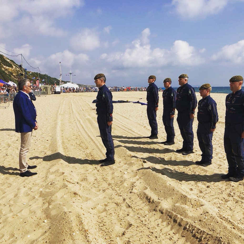 BmthAirFest's tweet photo. Duncan Johnston of @morgansindallin receives today’s @TigersFFT salute # #bournemouthdevelopmentcompany #parachuteregiment https://t.co/OGOFX03ig1 https://t.co/wghcyldPap