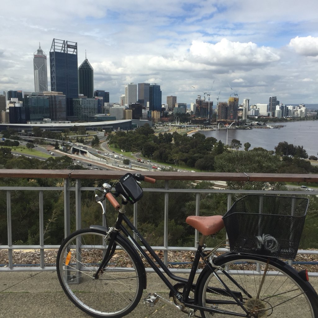 Zwoegen met de fiets door de Botanical Gardens in Perth 😎🚲#Australia #reisblog