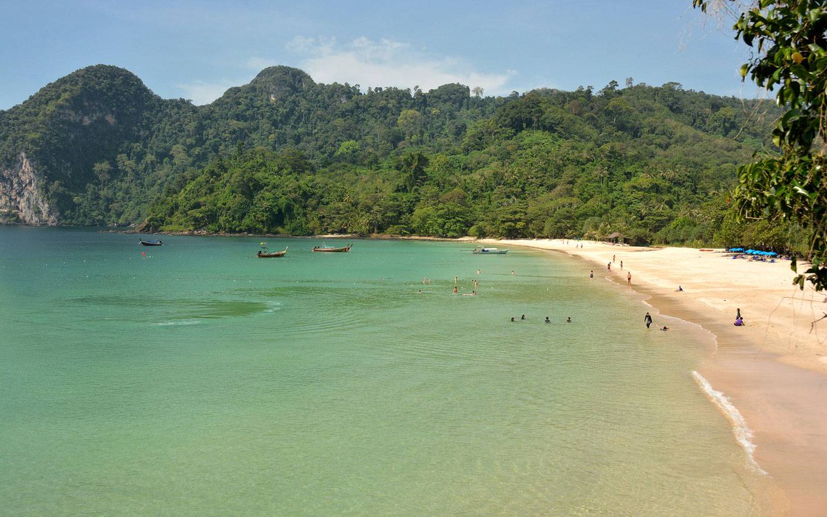 tyfraley's tweet image. Some of the top searches include Fiji, #Croatia, and Thailand! #traveling  cpix.me/a/53901394