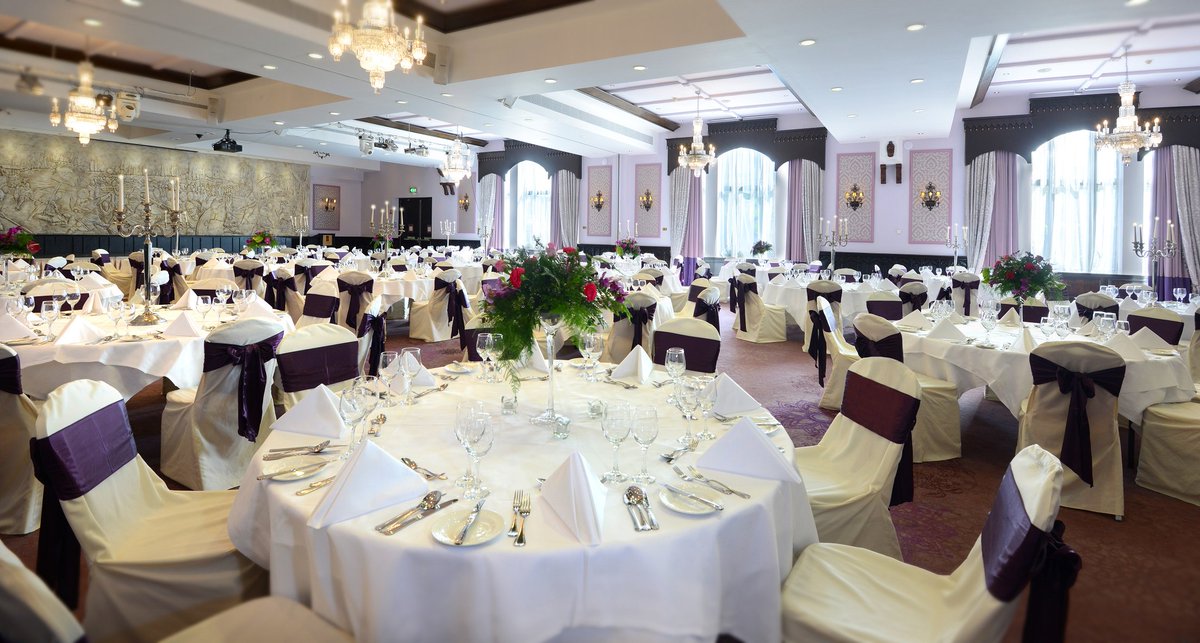 #DidYouKnow that Clontarf Castle Hotel's Great Hall can seat up to 400 people banqueting style? #FactFriday 
This unique 12th century castle is the perfect venue for a gala dinner, black tie event or fundraising ball
#eventprofs