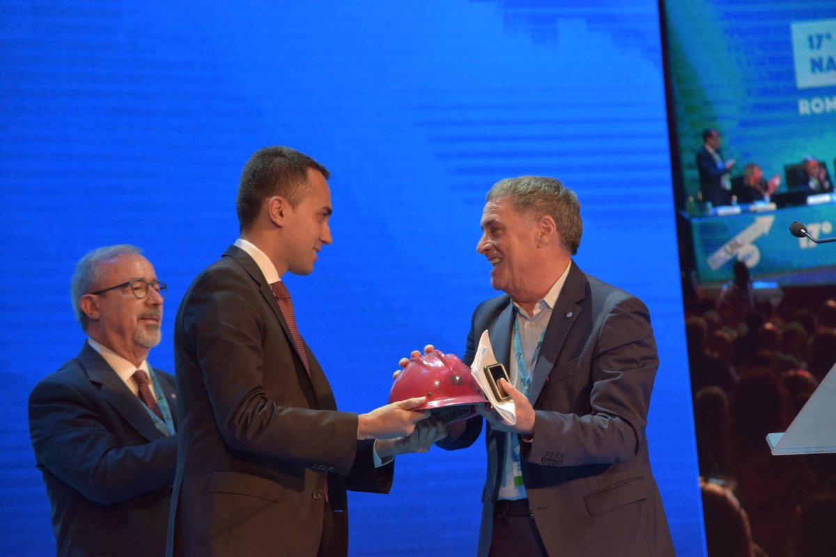 #Ilva Dopo la dichiarazione di sciopero è arrivata la convocazione al #Mise per il 5 sett alle 14. Ci aspettiamo che la trattativa riparta sgombra dai dubbi circa la legittimità della gara e con l’obiettivo, una volta per tutti, di portare a un accordo sindacale a #zeroesuberi.