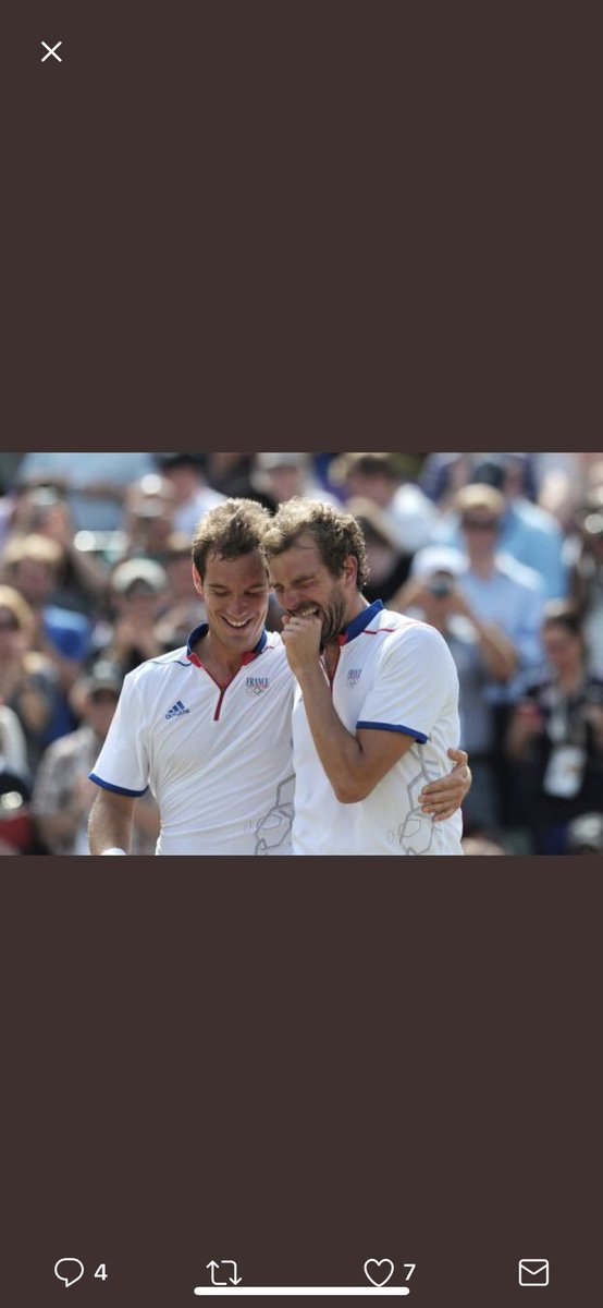 richardgasquet1's tweet photo. Beaucoup de respect pour @julienbenneteau . Bravo pour ta belle et longue carrière et bon courage pour ta deuxième vie ! Que de souvenirs ! https://t.co/ZFYwXOUmNu