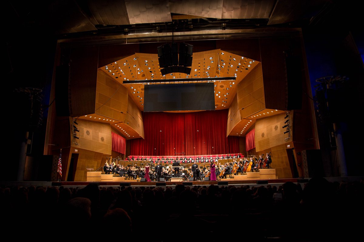 ONE WEEK! We can't wait to kick off our 2018/19 Season next Friday at <a href="/Millennium_Park/">Millennium Park</a>. Hear some of opera's most beloved melodies performed by <a href="/Maria_Agresta/">Maria Agresta</a>, @egdeshong, <a href="/Danielledeniese/">Danielle de Niese</a>, <a href="/MichaelFabiano/">Michael Fabiano</a>, <a href="/ZacharyBaritone/">Zachary Nelson</a>, the <a href="/CCChoir/">CityChamberChoir</a> and many more!