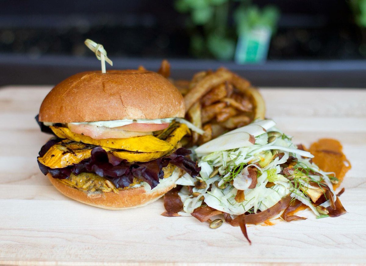 Demain, ça commence au lola Rosa parc, <a href="/LeBurgerWeek/">Le Burger Week</a> . Cette année nous proposons un burger #vegan à la courge :) #pumpkin #burger