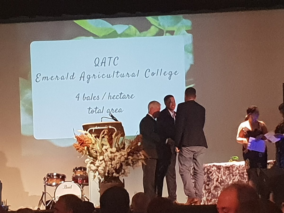bluedogagCQ's tweet photo. Raingrown #cotton yield at the @CHCGIA awards - 1st @QATC_AgEd Emerald Ag College - well done Rossy Burnett! https://t.co/5GiEZvfVQO