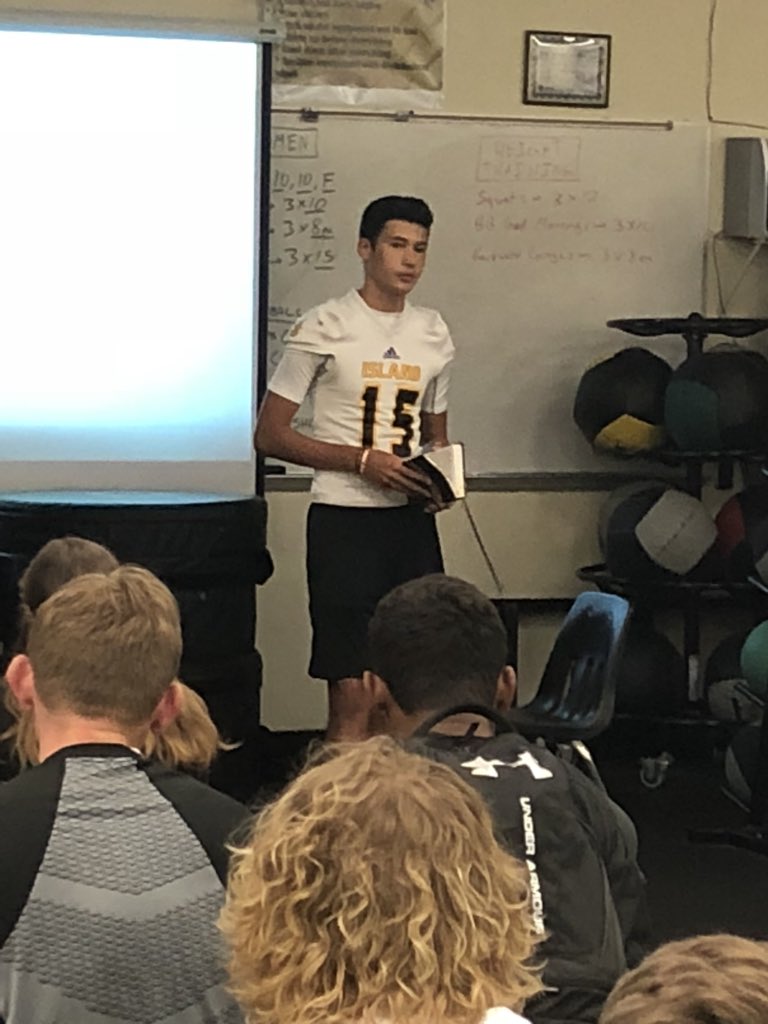 MIHSFCA's tweet photo. Awesome turnout this morning at FCA. 40+! Thanks James Pinter for sharing! https://t.co/w5lxQs17SJ