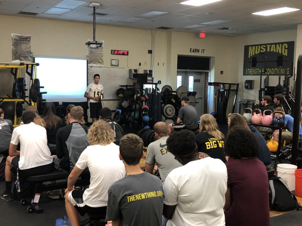 MIHSFCA's tweet photo. Awesome turnout this morning at FCA. 40+! Thanks James Pinter for sharing! https://t.co/w5lxQs17SJ