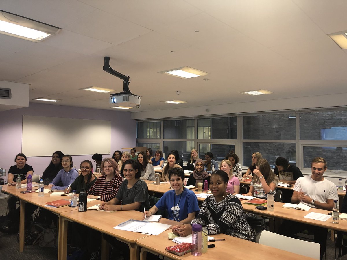 getintobooks's tweet photo. It’s very to say to say good bye to the latest #getintobookpublishing group. It’s been a great few days. Thank you all for coming https://t.co/vP7RIF3m1K