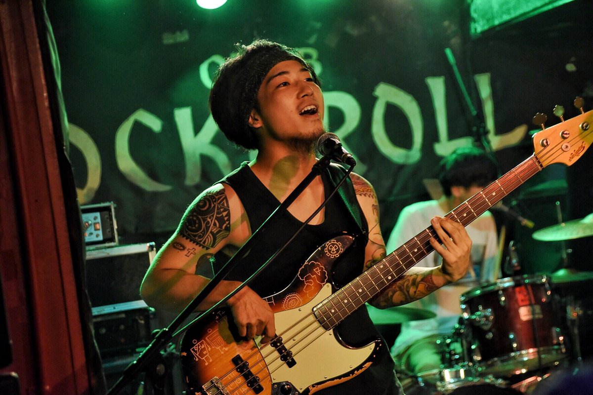 eok806_official's tweet photo. 8/31(金)＠名古屋CLUB ROCK'N'ROLL

HISTGRAM New Album 『再』 リリース 鹿は肉食獣なんだぜ！再確認ツアー2018
ありがとうございました！🤲

次回のライブは9月15日(土)車道3starにて‼︎

#wagomu
#HISTGRAM
#thecoldtommy
#赤丸
#BackRush https://t.co/UlTYa6OSjK