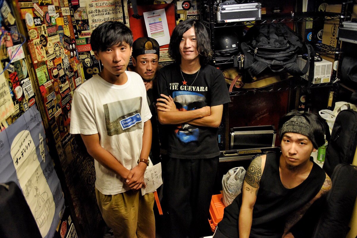 eok806_official's tweet photo. 8/31(金)＠名古屋CLUB ROCK'N'ROLL

HISTGRAM New Album 『再』 リリース 鹿は肉食獣なんだぜ！再確認ツアー2018
ありがとうございました！🤲

次回のライブは9月15日(土)車道3starにて‼︎

#wagomu
#HISTGRAM
#thecoldtommy
#赤丸
#BackRush https://t.co/UlTYa6OSjK