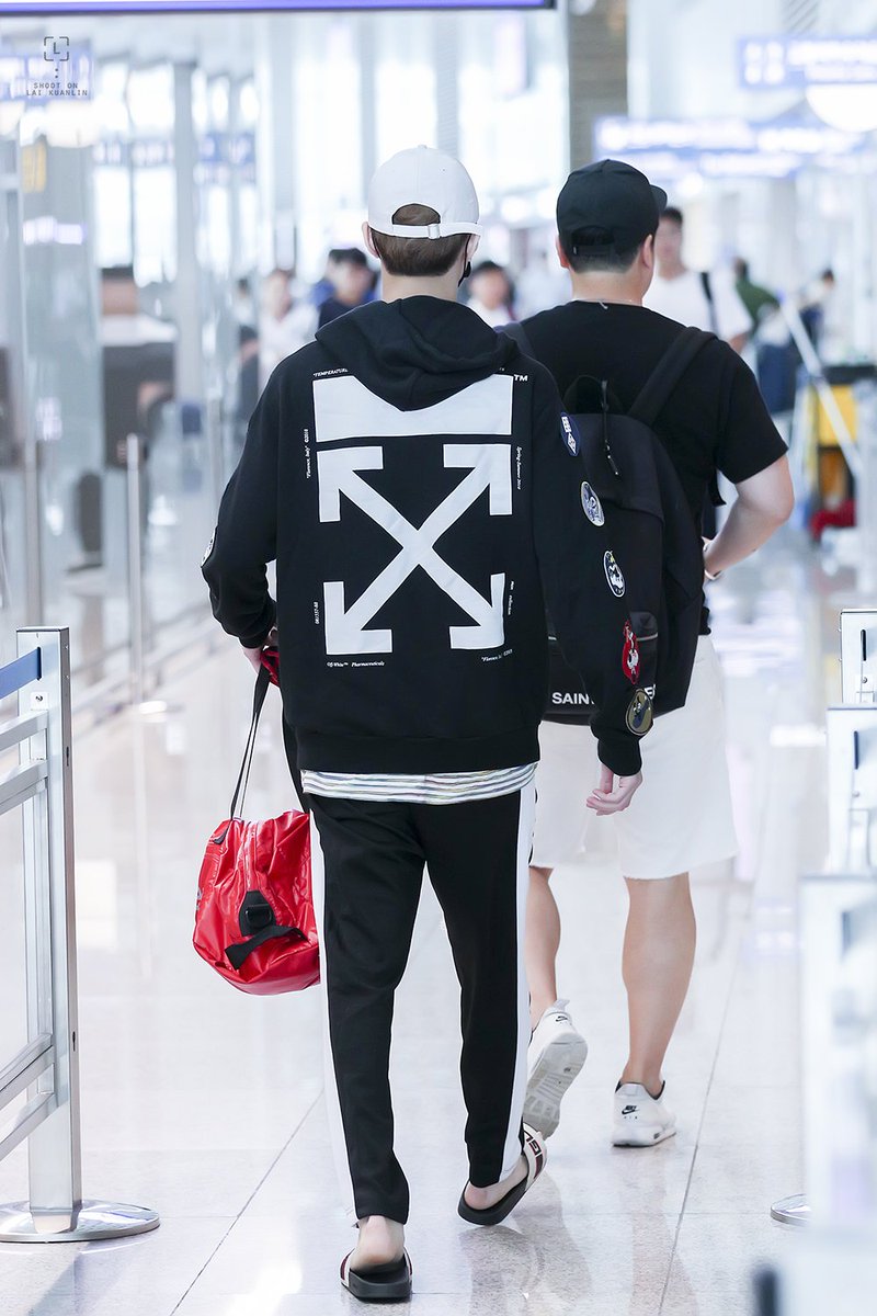 shootonL's tweet photo. 180824 icn ✈️✈️✈️

#라이관린 #賴冠霖 #LAIKUANLIN #워너원 #WannaOne https://t.co/Y5ADwZ77Zr