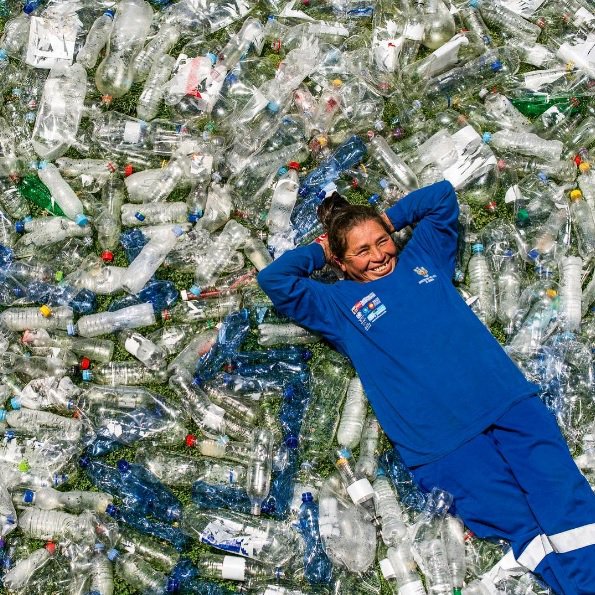 HDRUNDP's tweet photo. #Oceans are vital 2 everyone &amp; play a key role in sustaining life. Yet every year over 300 million tonnes of #plastic are manufactured &amp; only 15% is recycled, leaving 46,000 floating pieces of plastic per square mile of ocean #HDR2016 https://t.co/kODVjtnjSh #SaveOurOcean #WWWeek https://t.co/ziD5VJTqGw