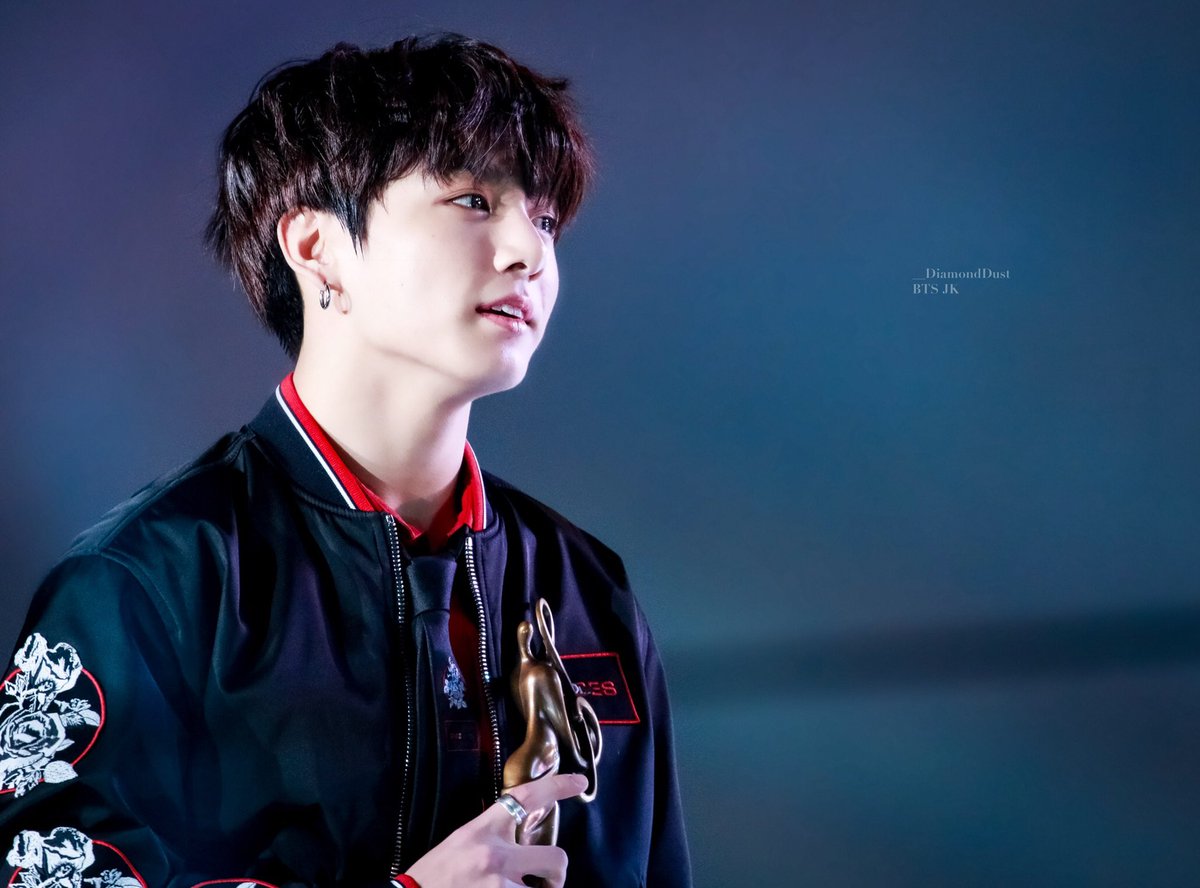97.09.01
정국아 생일 축하해!!🎉
항상 건강하고 웃는 얼굴로 행복에있어주세요.
#정국이는_9월의_첫번째_기적
#정국아_잡은손절대놓지않을게
#정국_나의유포리아 
#BTS #방탄소년단 #정국 #JUNGKOOK
<a href="/BTS_twt/">방탄소년단</a>