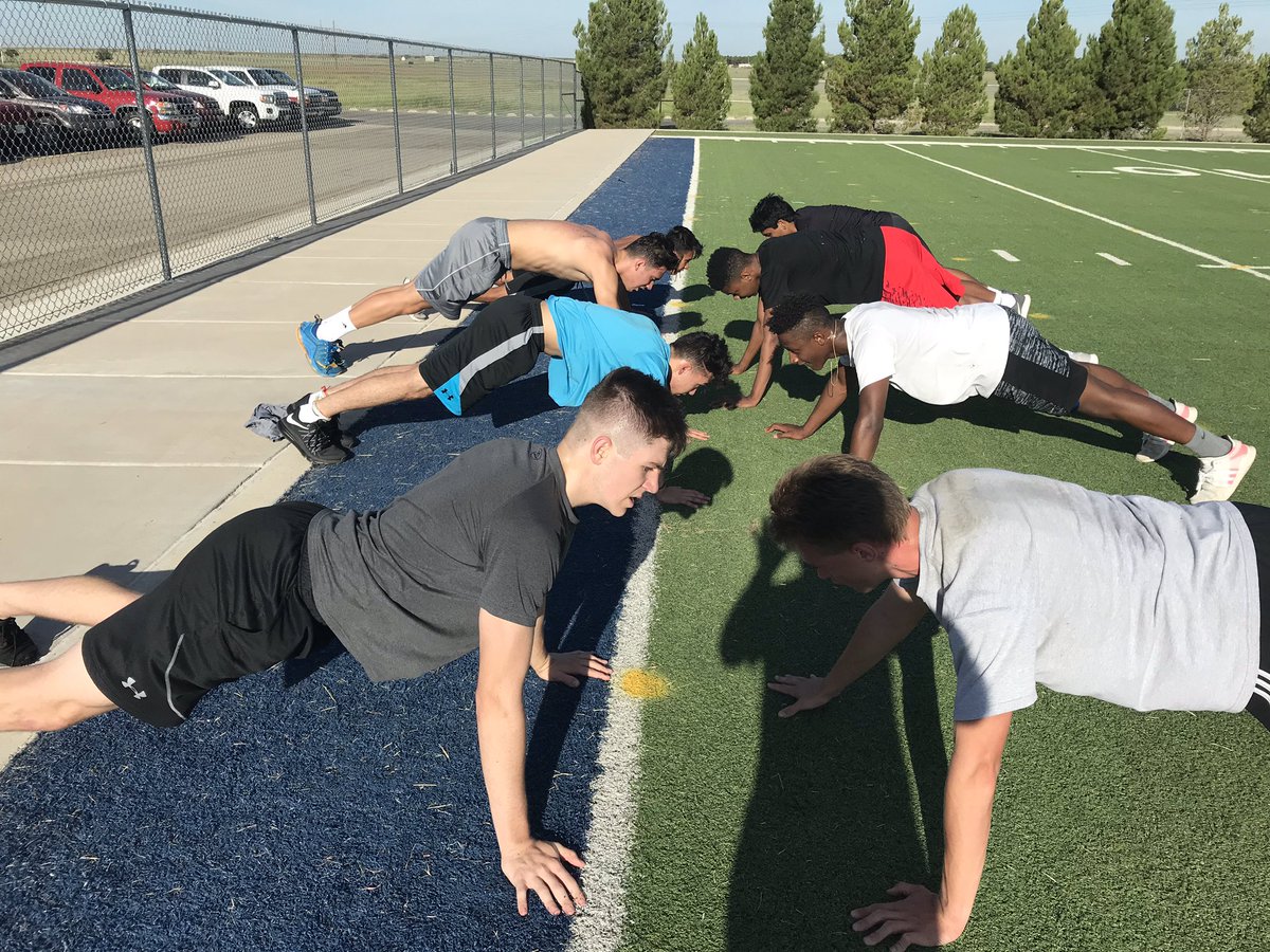 BoysFrenship's tweet photo. Last day of #shiphoops #bootcamp18, another team race with a two plate run, sled pulls, sit-ups, push-ups, medicine ball relay, and team run. https://t.co/agCYGkyFWz