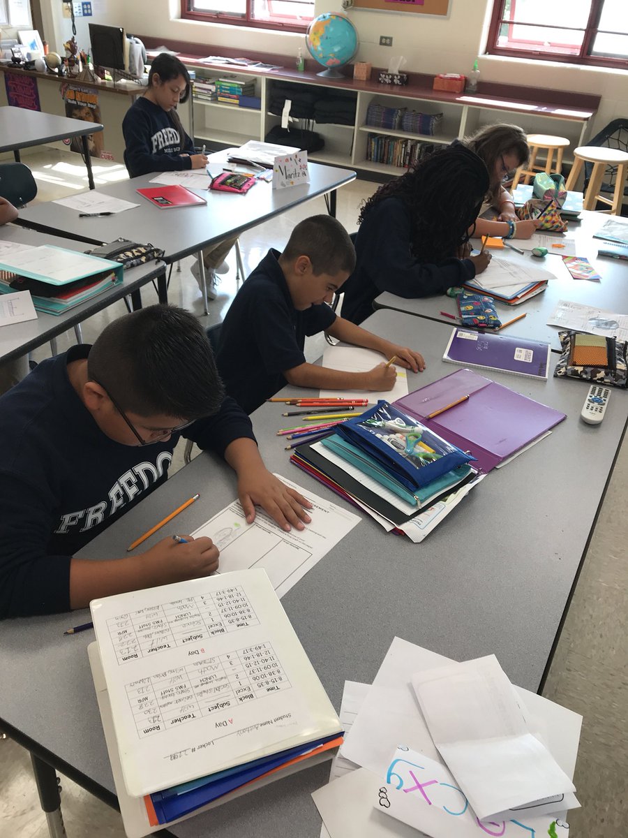 mrgeimerteach's tweet photo. Ss working on their History Advertisement Sketches #d100Inspires #fmspride #d100 #whyhistory? https://t.co/bOUJRIZ9SL