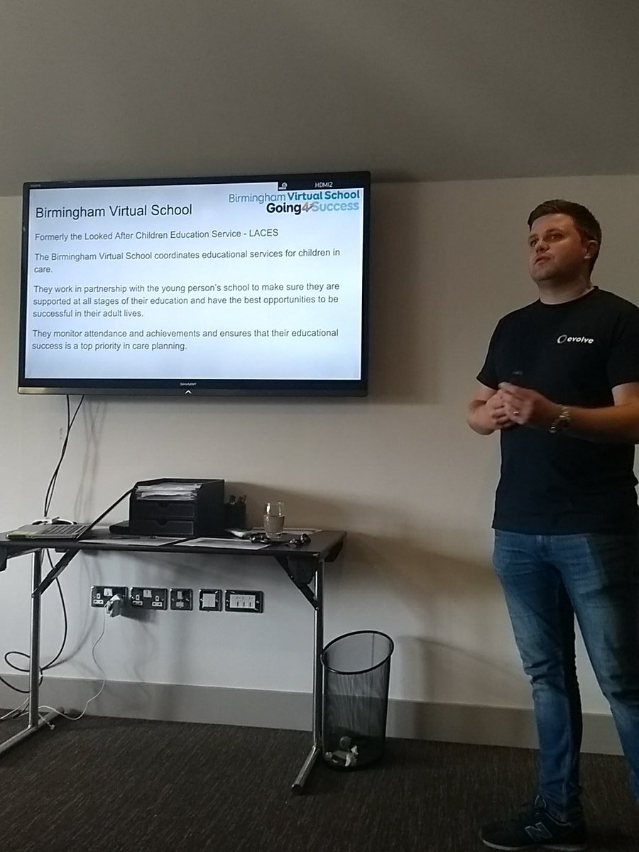 AmieRichards's tweet image. Hilly @AlexHillman123 from @Evolve_Impact talking about his role with @Natalieloon at the #BirminghamChildrensTrust #MentorMeet #EvolveConference #ANewDimension