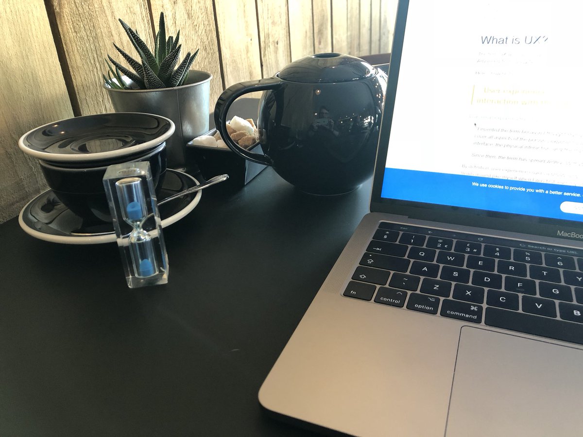 devNel_web's tweet photo. I am very happy working from Brød today. Great atmosphere and tea while I spend my day writing articles. I love the timer I got so I know when to remove the tea strainer from the pot. https://t.co/c9RD2n9QRs