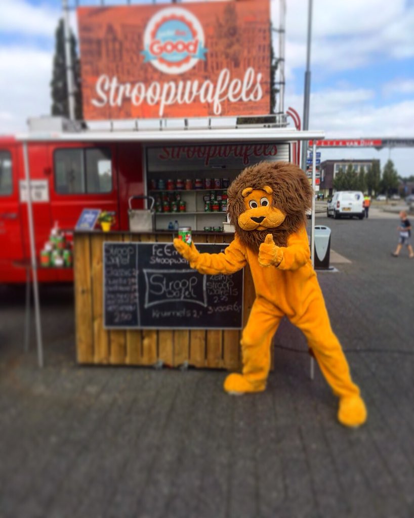 AdamGoodCookies's tweet photo. MATCHDAY!!
VANAVOND FC EMMEN - DE GRAAFSCHAP!
We hebben weer speciale blikken laten maken voor deze wedstrijd.
Komt u een stroopwafel halen bij ons?
#amsterdamgoodcookies @FC_Emmen #stroopwafels #foodtruck #fcemmen #degraafschap #knvb #foxnl #foxsport #hierkomikweg #emmen https://t.co/eSS1ec4oGY