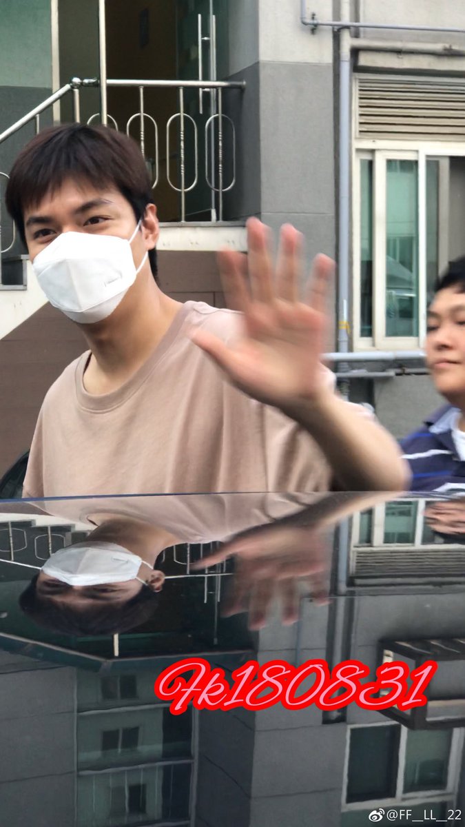 lmhislife's tweet photo. 31082018 #AlwayswithLeeMinHo Nothing else can make me happier than seeing you on daily basis 😍😍 @ActorLeeMinHo Enjoy your weekend and i hope see you Monday. Take care Oppa #leeminho #237daystogo https://t.co/2CmyxIlBhB