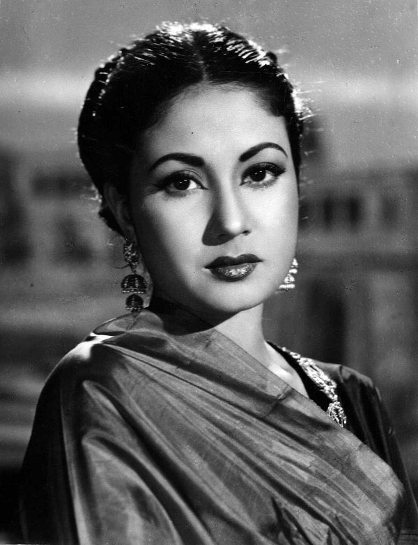 CityXoxo's tweet photo. Bollywood famous celebrity who went from riches to rags
- Meena kumari 
- Vimi
- Bhagwan Dada
- Parveen Babi
.
https://t.co/bDnXRmNU8o
.
#jaipur #friday #bollywood https://t.co/6U6i2ZpHPM