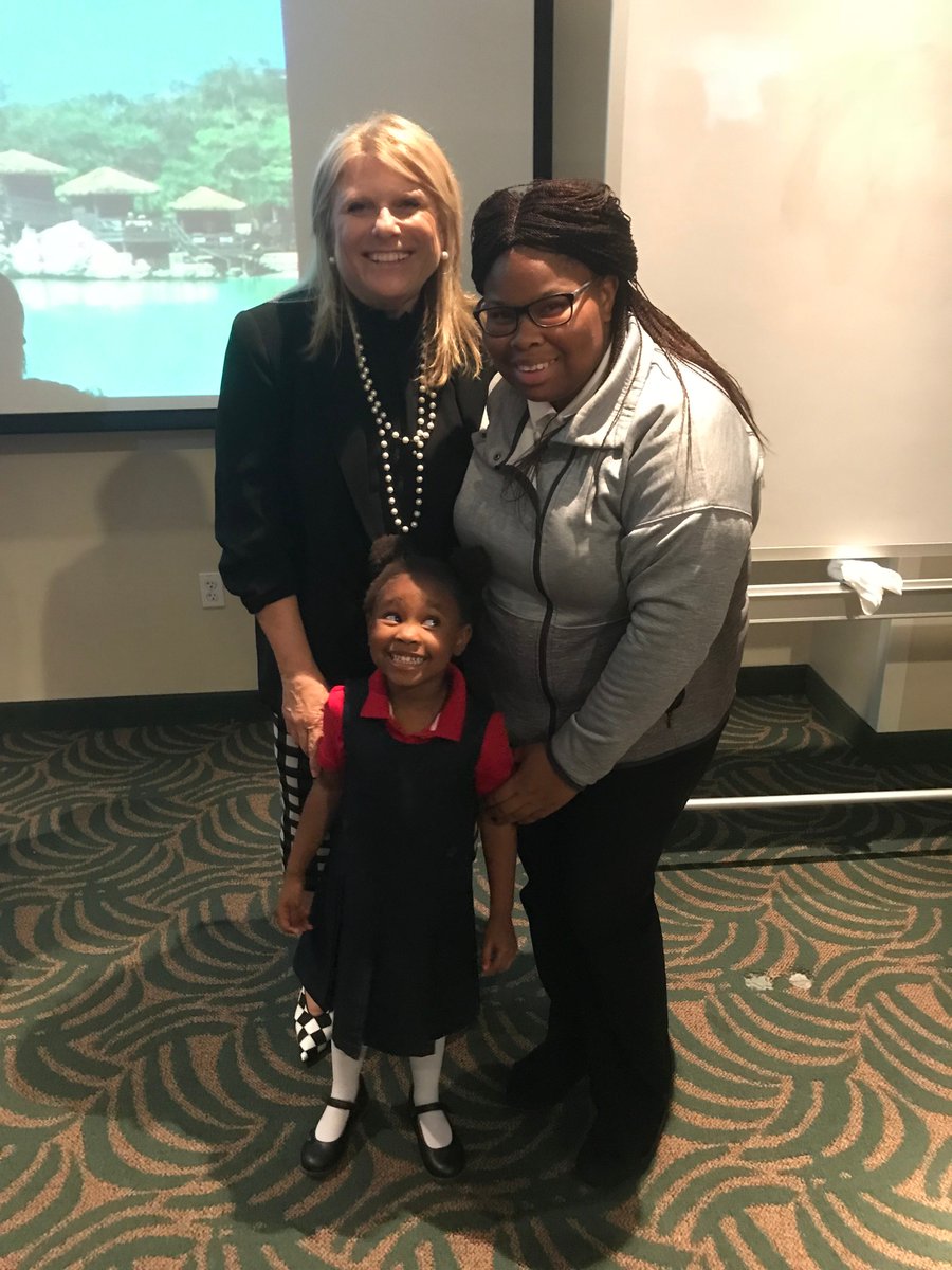 LisaLutoffPerlo's tweet photo. As I shared w @NSUFlorida students, bold decisions create a path you never thought possible. Stay fearless-the world needs you now more than ever. Lead w your heart as much as your head- it pays priceless dividends. Wonderful evening full of hope &amp; optimism. #leadusintothefuture https://t.co/3Qv7CFMRhu