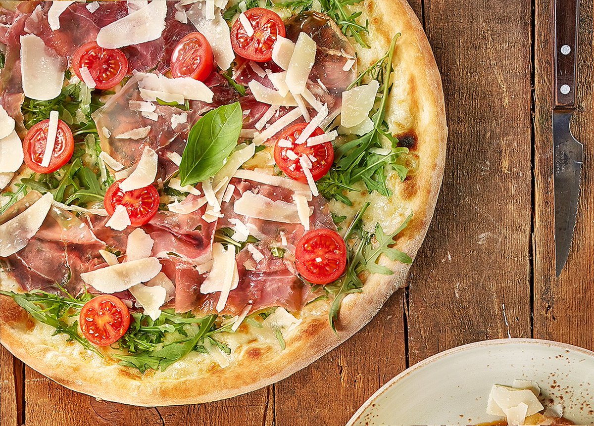 Guste_Remo's tweet photo. #FridayFeeling ? This #Weekend indulge yourself with a wonderful #ItalianMeal and some of our crispy #Pizzas We are at PorchesterRoad, near #Bayswater #Paddington &amp; #RoyalOak Book Now https://t.co/wMx2yW81Xo #PizzaLover #HomeMadePasta #ItalianRestaurant #PizzaBayswater #GusteRemo https://t.co/Kx5Ne0Ko0f