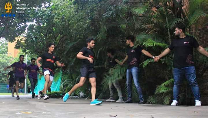 IMT_Nagpur's tweet photo. And we're off the mark!
Milestone 34 kicks off with the promotional run, where all participant #teams put their best foot forward, literally! #M34 #IntraCollegeEvent #IMTNagpur https://t.co/LSBiEIBq1n