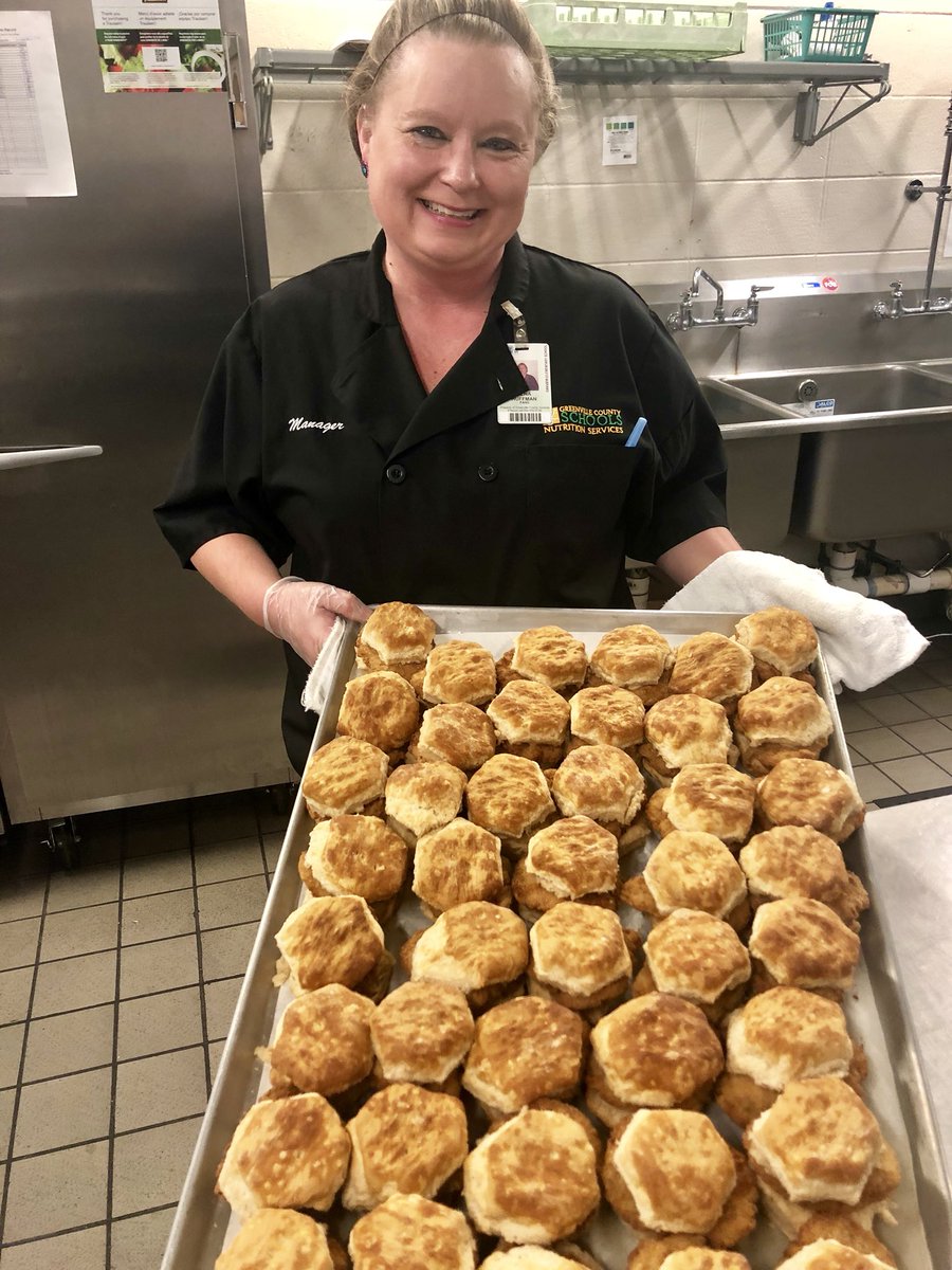 SchoolFoodRocks's tweet photo. Get ready Oakview Elementary students, Manager Rena Huffman and her awesome cafe team have some perfect Chicken Fillet Biscuits ready for you. #BreakfastMatters https://t.co/wGA993qQuV
