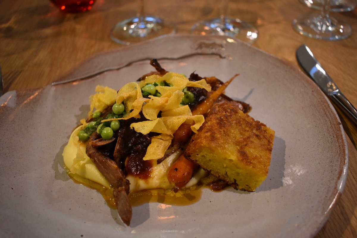 JanetMRowsell's tweet photo. BLOG POST 🙂🍷👇

We recently visited @LeopardLeapWine for their fantastic South African Table lunch! 🙂🍷For R295 per person, you get 3 glasses of wine and 3 courses AND a seat at the Chef's table! 🙌🙂

Read more about it here 👇
https://t.co/5qJhRNhiX2 https://t.co/hh4DFI2AP4