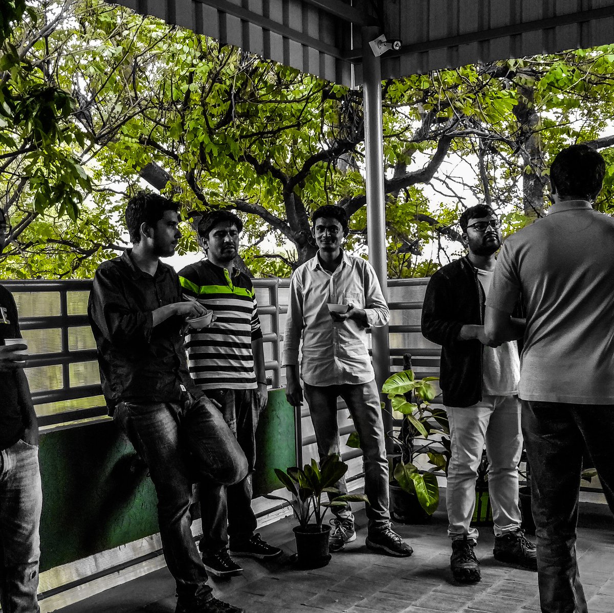 SparkPlugCowork's tweet photo. It's #friyay time at #sparkplugcoworks , #tasty #snacks , #funfilled #chats , #coworker #networking #time and more than ever #timeout time 

#coworking #fun #coworkinglife #startups #india #startupbangalore #bangalorestartup #bengalurustartups #startupindia #officefun #spaces https://t.co/G3jGTvuhny