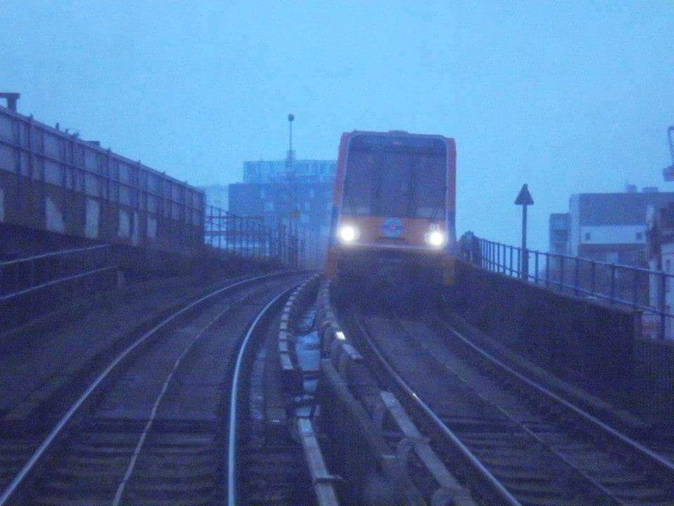 Happy birthday to the @LondonDLR which began operations 31 years ago today. On that opening day there were 15 stations along 8 miles of track and carried 4,000 passengers on the first day. Today the DLR carries 350,000 passengers per day to 45 stations over 24 miles of track.