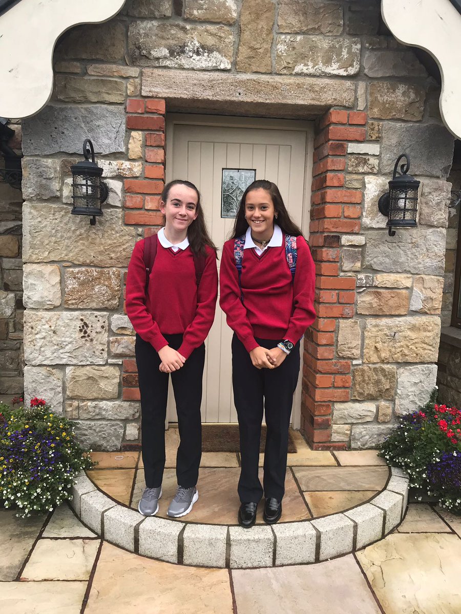 midletonschool's tweet photo. Qué bien se están adaptando nuestros estudiantes de #AñoEscolar en #Irlanda!
Ya ha llegado la hora de comenzar las clases y conocer sus nuevos colegios y compañeros, ¡momentos de nervios y emoción que forman parte de esta gran aventura que recordarán siempre! #midletonschool https://t.co/GAYHKqFHSz