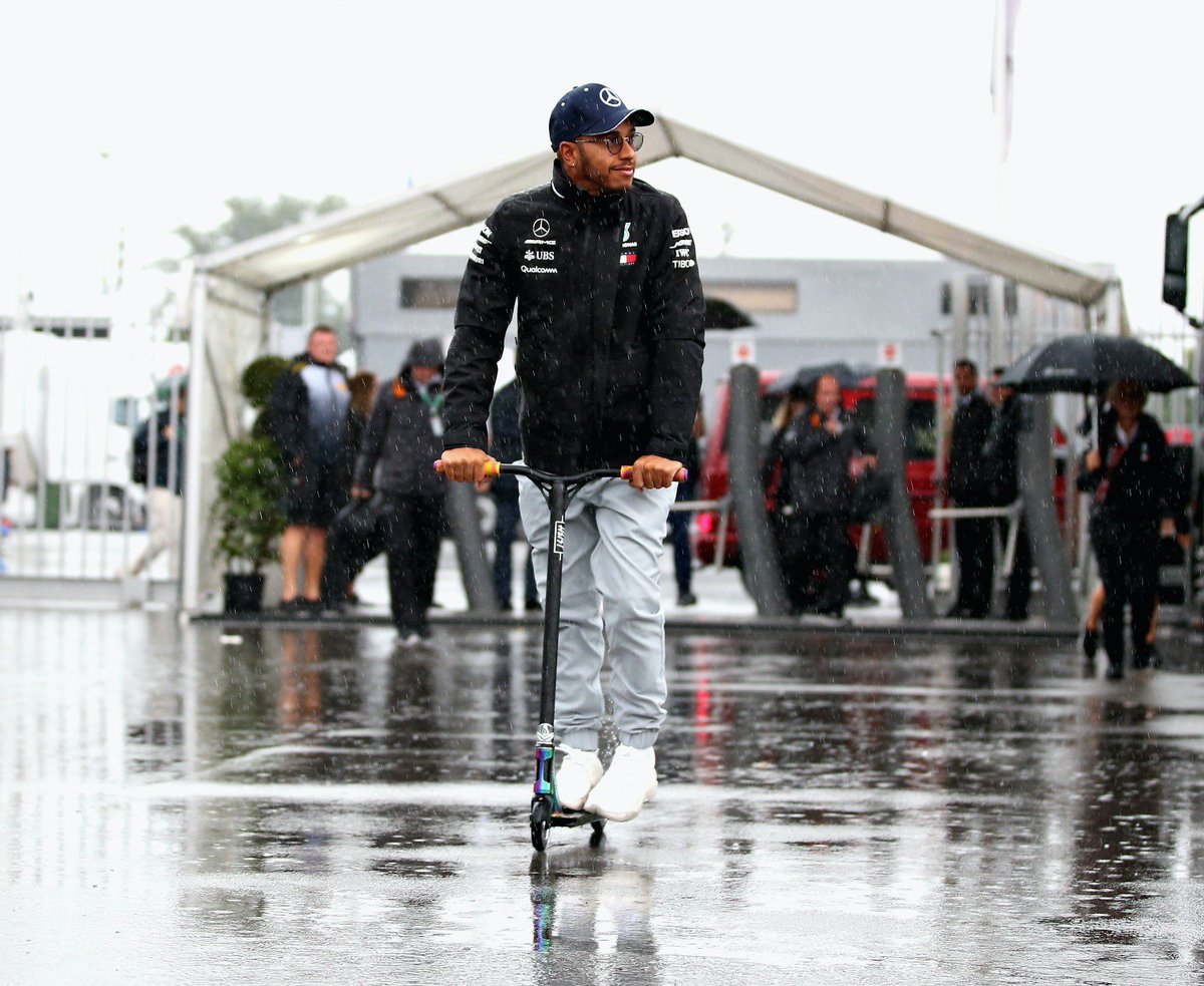 Full throttle in Monza 🛴🌧 🇮🇹 #ItalianGP #F1 https://t.co/DsoIH0VLTD