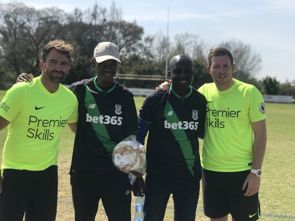 EPL coaches <a href="/jackdayt25/">Jack Day</a> and @Ricky_D1984 with local school teachers at the #PSSouthAfrica football festival. 🇿🇦⚽️ <a href="/zaBritish/">British Council South Africa</a> @scfc_community <a href="/tigerstrust/">Tigers Trust</a>