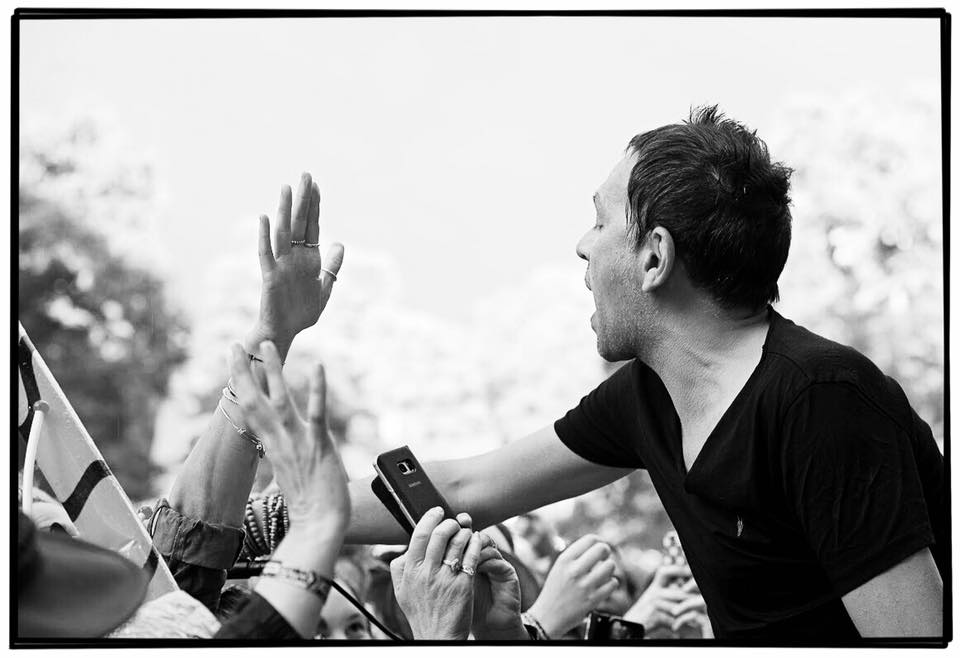 shedseven's tweet photo. It's our final big, outdoor show of the summer tonight - 8pm at @BingleyFestival... hope to see you there. Couldn't have asked for a more amazing summer so far. x https://t.co/JHsWyAUAOi