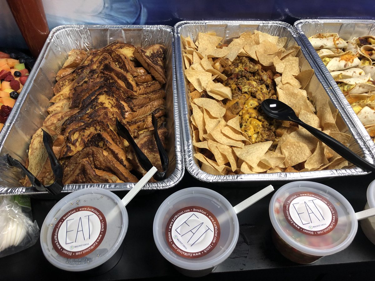 StarPittsburgh's tweet photo. Itโs a #BubbaShow Breakfast day in our @BowserNissan1 theater! Food from #WalnutGrill & drinks from @ArsenalCider!! ๐ https://t.co/aCUjQclZZl