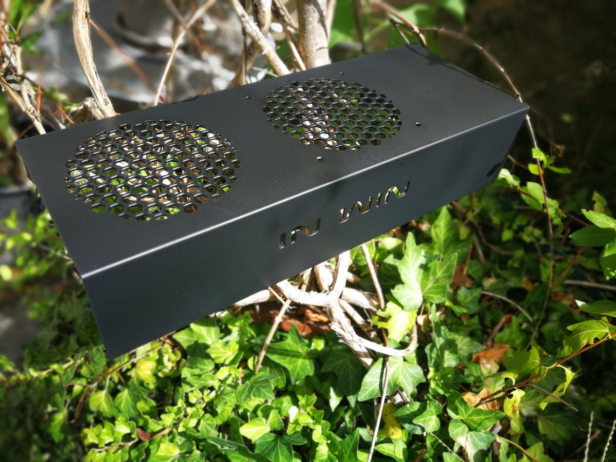 Madmodding1's tweet photo. Un nouveau cache alimentation custom pour un boîtier Inwin 805C fraîchement sortie d'atelier. 👍
#madmodding #modding #pc #inwin #design #psucover #technology #black #nature #gamer #custompc #nature #frenchtouch #euro #france #pcmods #gaming https://t.co/5ebkJmwnNO