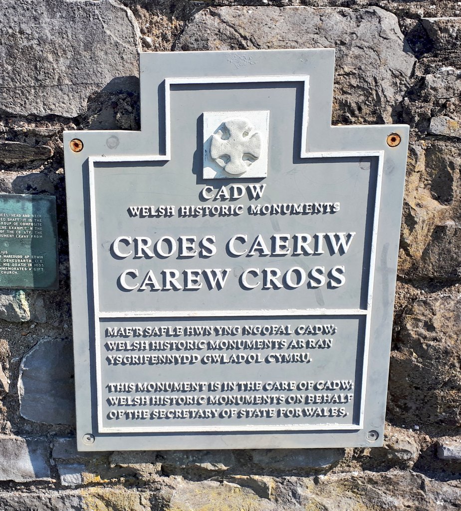 reviewwales's tweet photo. Carew Cross at Carew Castle.
The Grade I 11th-century Celtic memorial cross is thought to commemorate Maredudd ab Edwin, the brother of Hywel ab Edwin, king of Deheubarth, who died in 1035. More recently, it inspired Cadw's logo.
#WelshLandmarks #Wales 🏴 https://t.co/1a6JQtuZOO