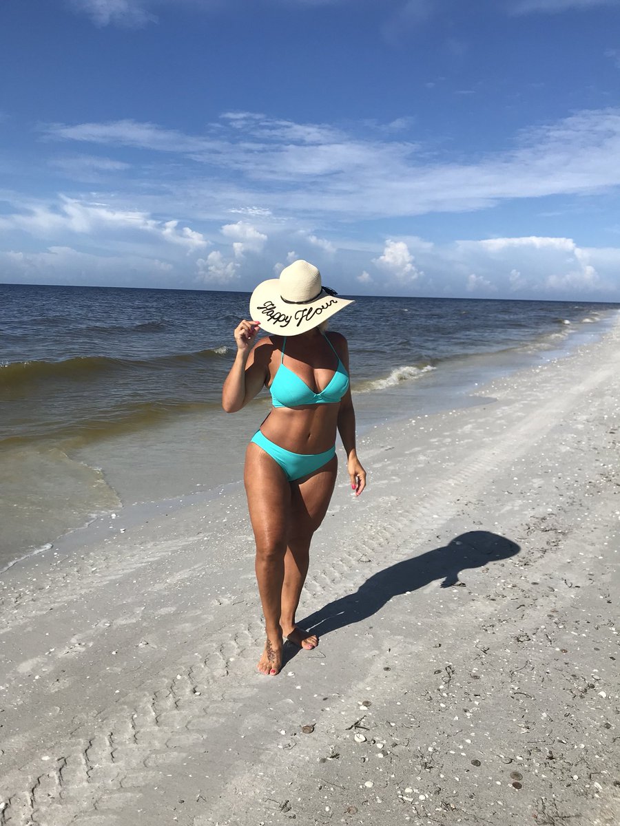 deanask8te's tweet photo. What a great trip!!  #byesanibel #myhat #gunnisonbeach https://t.co/K1zxSNwp2i