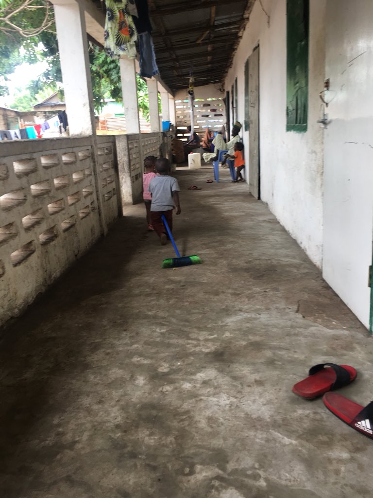 bubacamara1's tweet image. We need help I and my Little ones